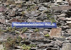 Niedermanderscheider Straße Schild.jpeg